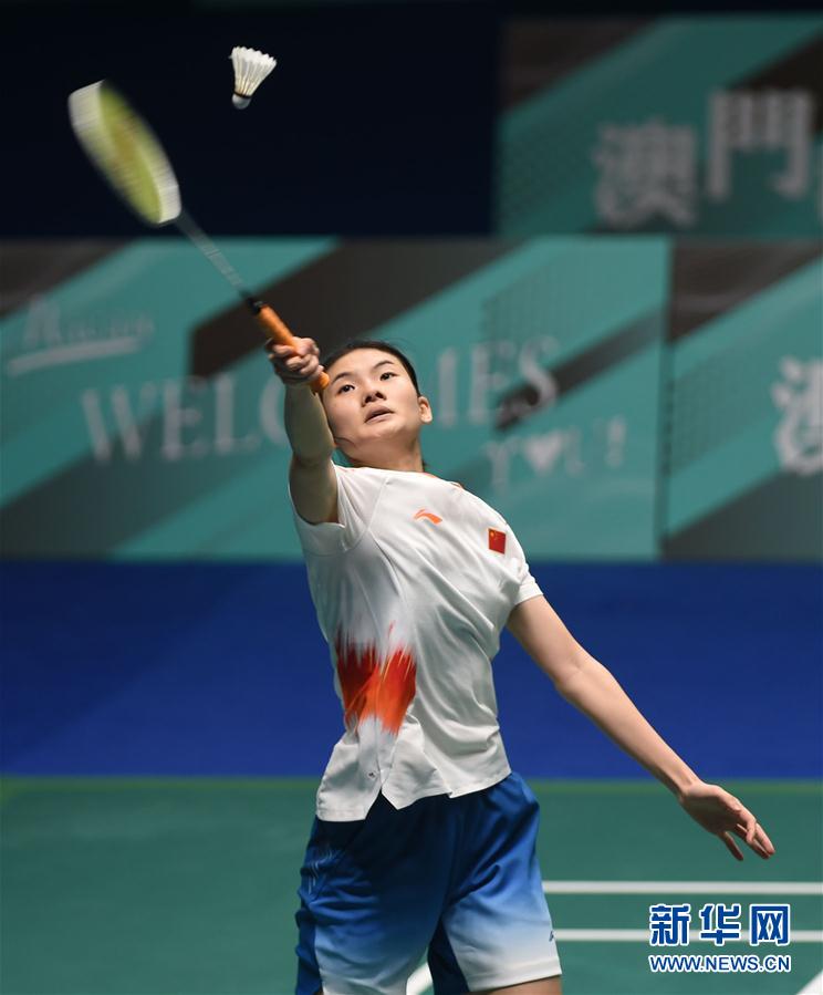 以及他与意 以及他与意